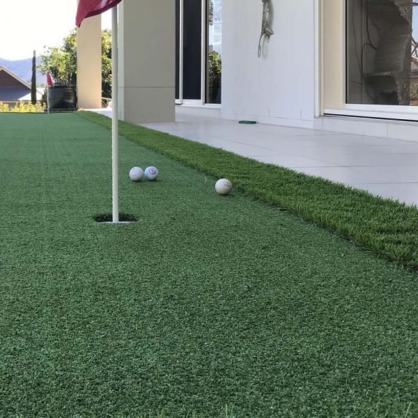 gold coast artificial turf home putting green