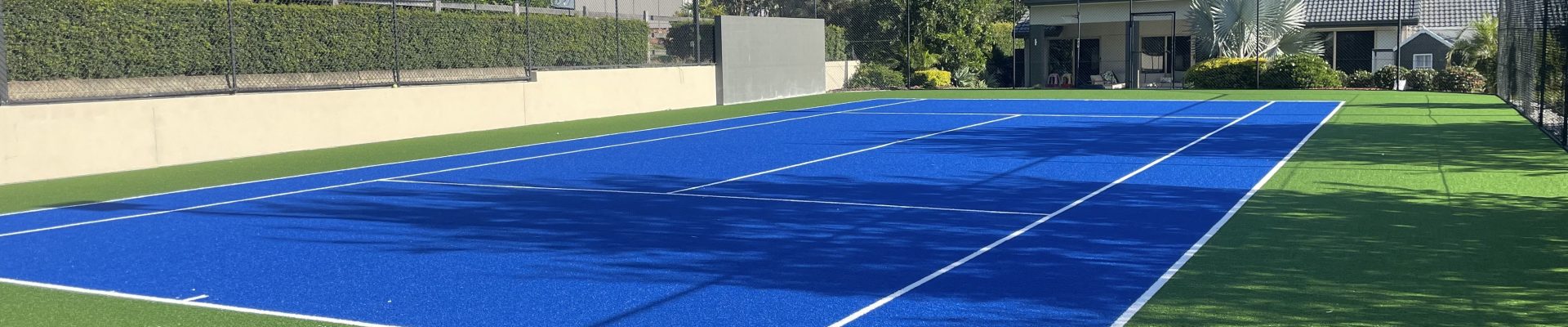 Lux Tennis court turf